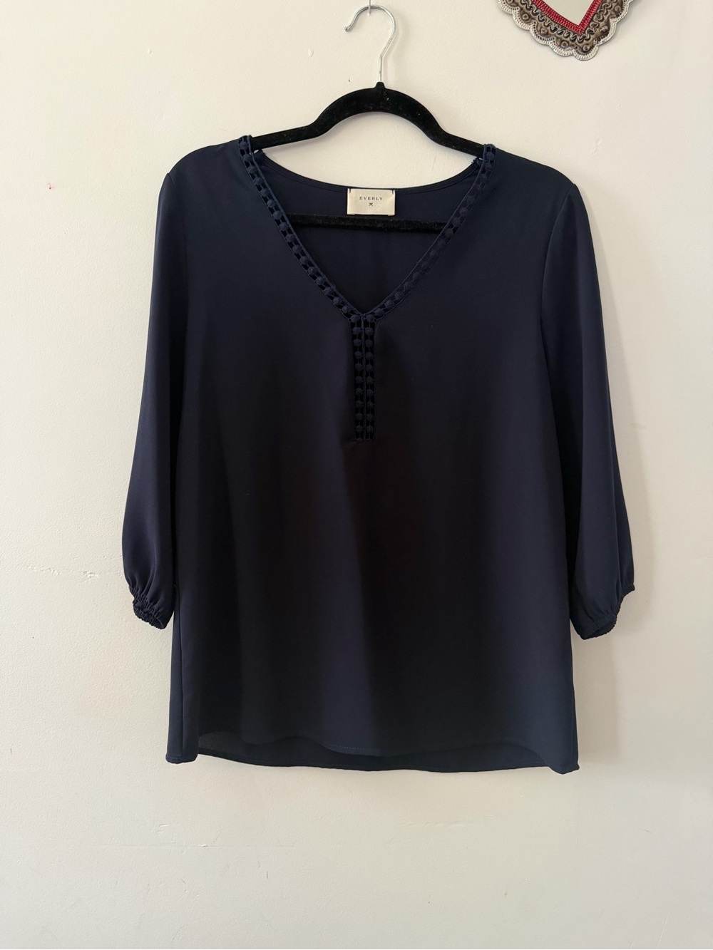 Everly Navy V‑Neck 3/4 Sleeve Blouse